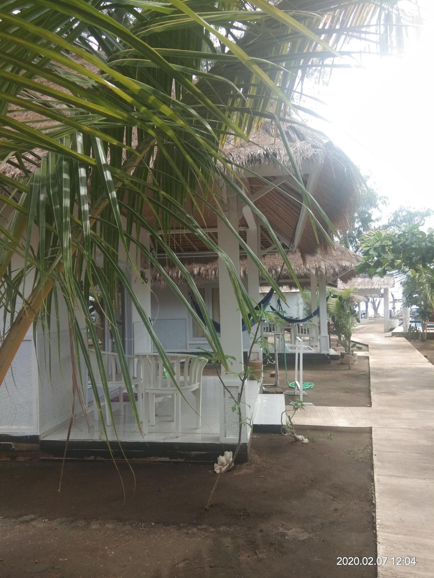 Star Bar And Gili Air