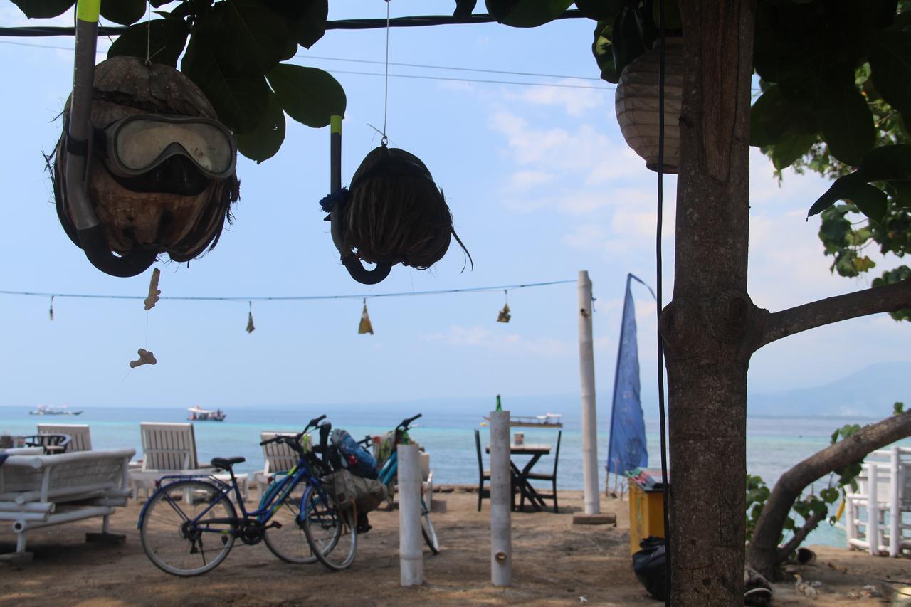Star Bar And Gili Air
